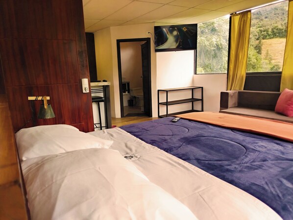 4 bedrooms, free WiFi, bed sheets