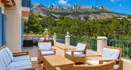 Villa El Paradiso: Your Private Oasis in Altea