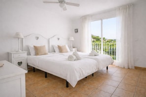 7 bedrooms, desk, iron/ironing board, WiFi - Villa El Paradiso: Your Private Oasis in Altea (Altea la Vella)