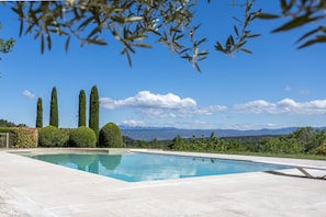 Piscina all'aperto, una piscina riscaldata
