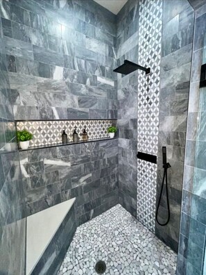 Hair dryer, towels - 5,000 sq ft Historic Fletcher Place Home-Sleeps 22 (Indianapolis)
