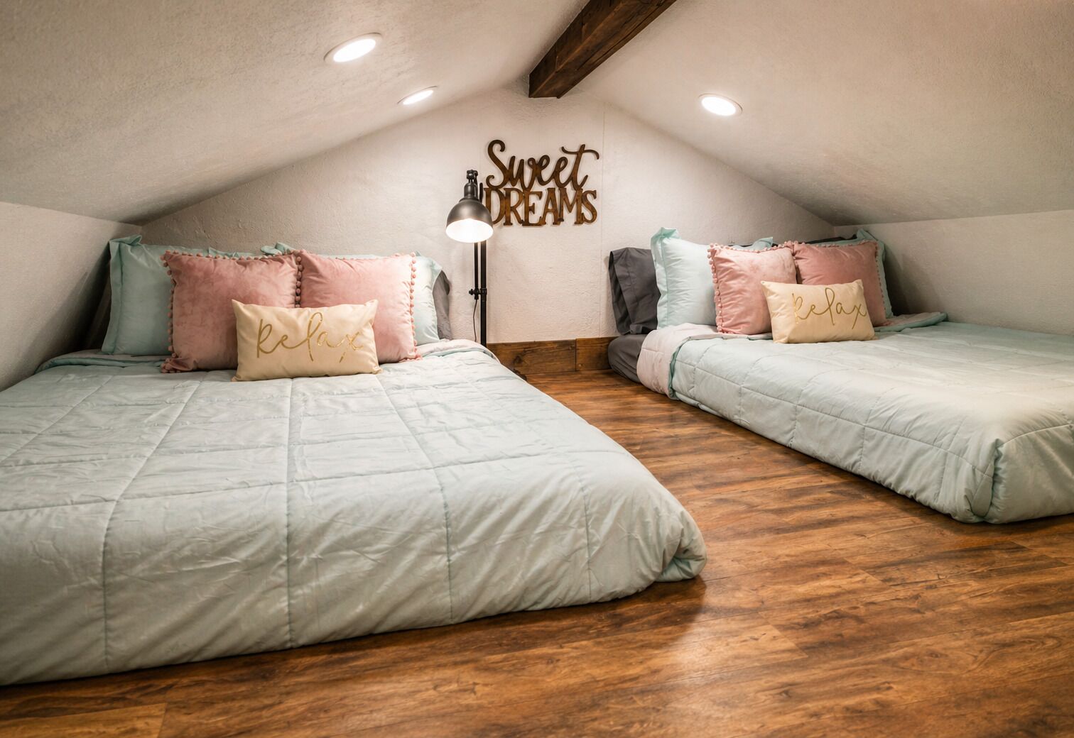 2 chambres, fer et planche à repasser, lit parapluie, Wi-Fi gratuit