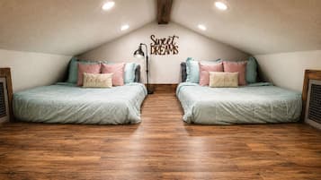 2 soverom, strykejern/-brett, reiseseng for barn og wi-fi (inkludert)
