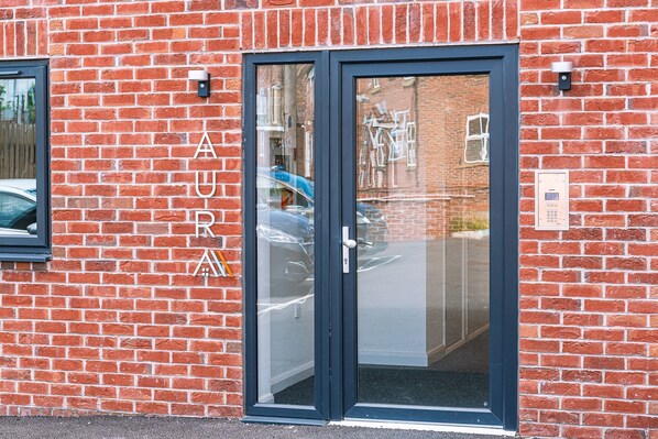 Exterior detail - 2 Bed Boutique Apartment with free Parking  - sleeps 4 guests  in 2 bedrooms (YORK)