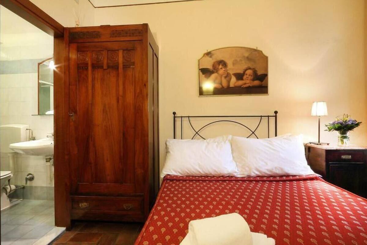 In-room safe, desk, laptop workspace, soundproofing