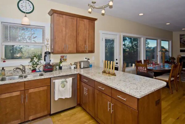 Microwave, oven, stovetop, dishwasher