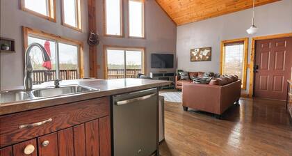 A-Frame, Bin-zebo & Gas Firepit, Walk to Finley