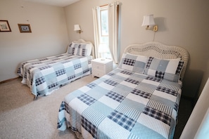 4 bedrooms, free WiFi, bed sheets