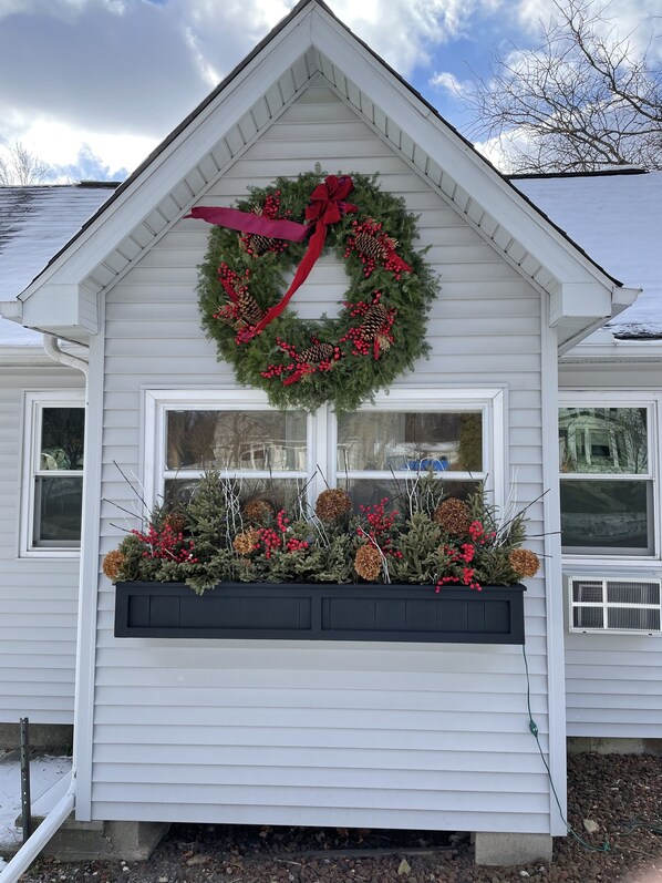 Exterior detail - Intimate Remodeled Cottage with Fox River View (Omro)