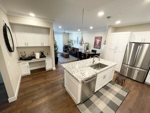 Interior - Spectacular North Scottsdale location (Scottsdale)