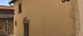 "L'Estanco warm village house