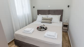 1 dormitorio, escritorio, espacio para trabajar con un portátil