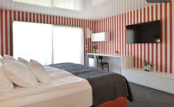 Comfort Double Room | Desk, soundproofing, iron/ironing board (on request), WiFi (free) - TI Club Hotel (Rogaska Slatina)