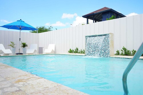 Family friendly house w/private pool 10 minute walk to Boqueron