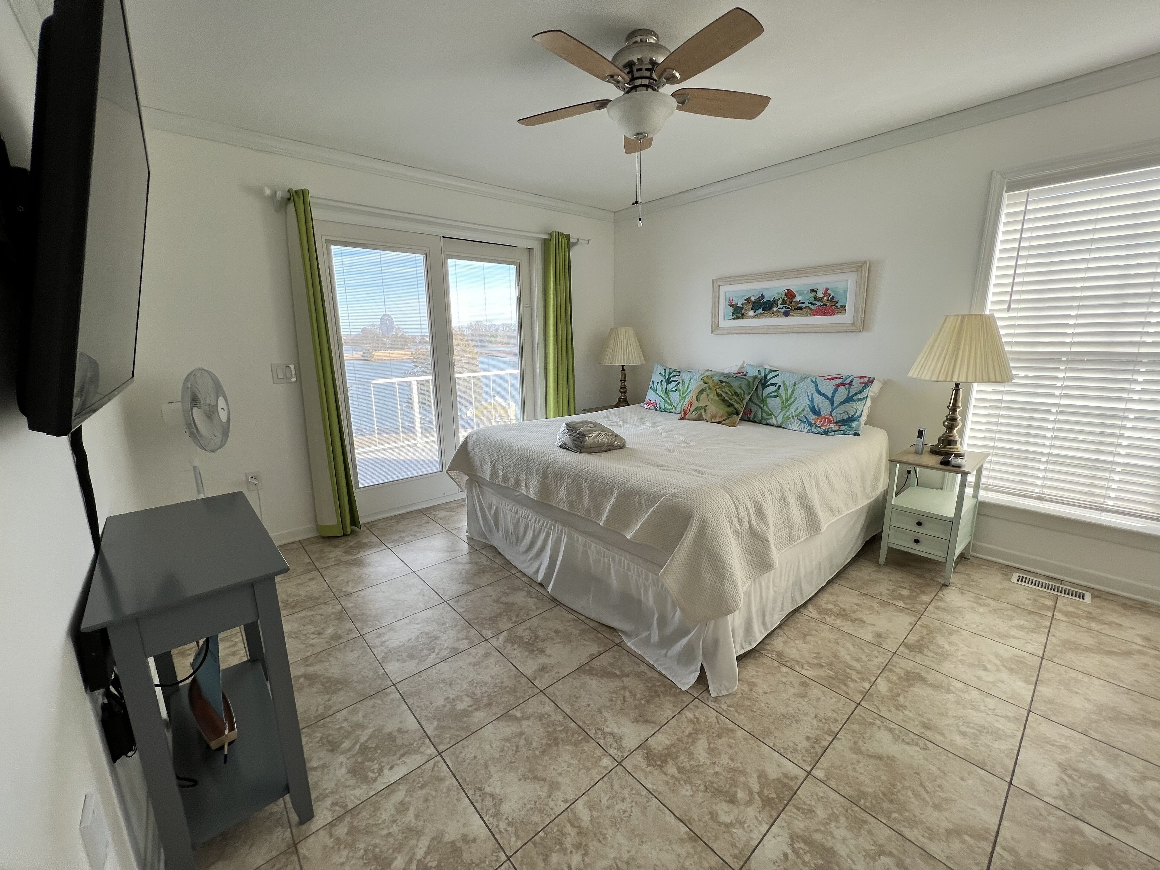 4 chambres, fer et planche à repasser, lit parapluie, Wi-Fi gratuit