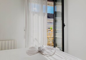 1 slaapkamer, een strijkplank/strijkijzer, gratis wifi, beddengoed
