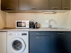 Fridge, microwave, coffee/tea maker, electric kettle