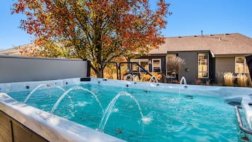 Bain à remous extérieur