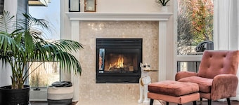 Luxury, Family friendly house. Heated pool hot tub