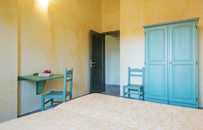 1 bedroom, free WiFi, bed sheets