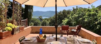 Two roomed apartment with terrace 50 mt from the beach