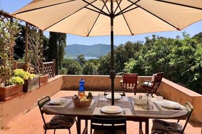 Two roomed apartment with terrace 50 mt from the beach