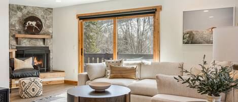 TV connectée, cheminée