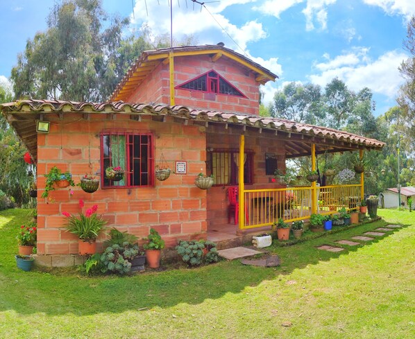 Exterior - farm house with beautiful view ideal to rest and enjoy nature (Antioquia)