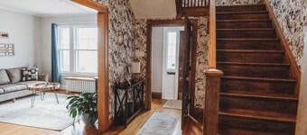 Charming 4 bedroom home near Downtown.