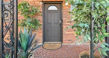 Airport Pick Up, Spoiling Apt With an Office, Super Private,