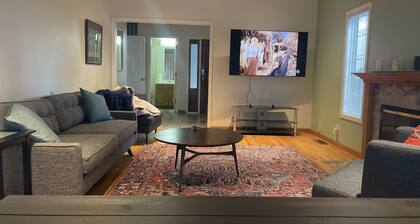 Spacious 4 Bedroom House in Mountain View CA