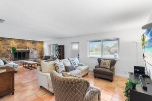 Televisión y impresora 