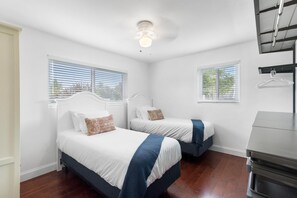 3 bedrooms, desk, free WiFi, bed sheets