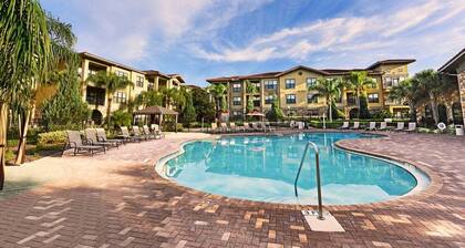 Perfect Private Condo w/ Resort Amenities! Cozy & Close to Everything!