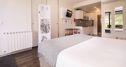 Lower level Studio w/ kitchenett and patio