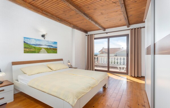 2 bedrooms, free WiFi, bed sheets