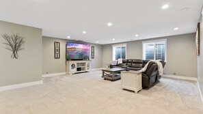 Smart TV, caminetto