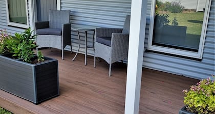 Gorgeous studio in a private garden setting, the perfect getaway!