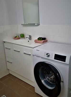 Interior - Gorgeous studio in a private garden setting, the perfect getaway! (Naracoorte)