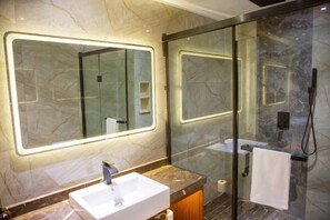 Bathroom - Jingan Haoting Hotel (Gengma)