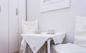 Dining - Holiday apartment with sea view (Šilo)