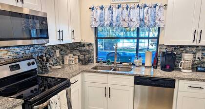 Beach Paradise for Groups! Huge Heated Pool, Spa, Amenities!