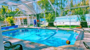 Ulkouima-allas, lämmitetty uima-allas