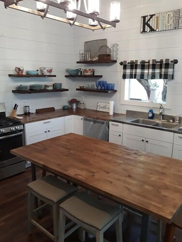 AMAZING PRIVATE GUEST HOME CLOSE TO EVERYTHING