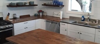 AMAZING PRIVATE GUEST HOME CLOSE TO EVERYTHING