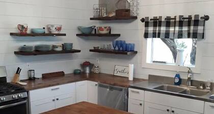 AMAZING PRIVATE GUEST HOME CLOSE TO EVERYTHING