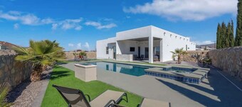 Miami Style Pool House 4 Bed 3.5 Bath