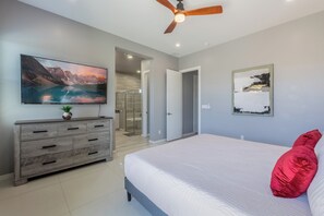 4 soverom, skrivebord, strykejern/-brett og wi-fi