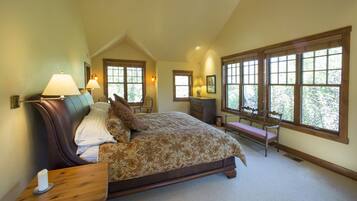 7 bedrooms, WiFi, bed sheets