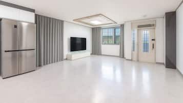 Basic Room, 2 Bedrooms (Daehyeong room(Oceanview)) | 1 bedroom, free WiFi
